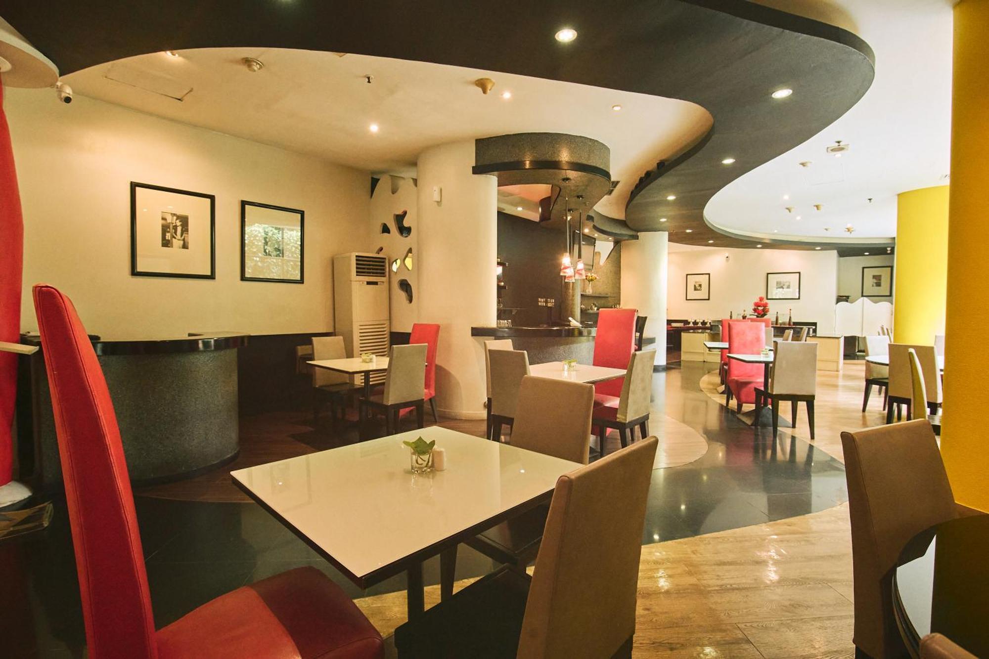 Horison Arcadia Wahid Hasyim Hotel Jakarta Buitenkant foto