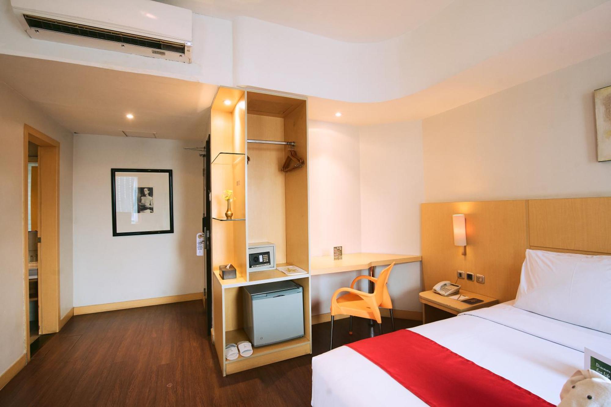Horison Arcadia Wahid Hasyim Hotel Jakarta Buitenkant foto
